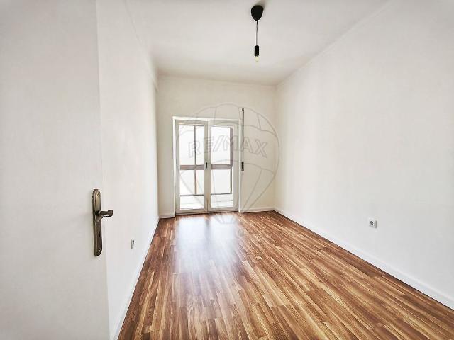 Apartamento alugar em Bairro Ferroviário, Barreiro