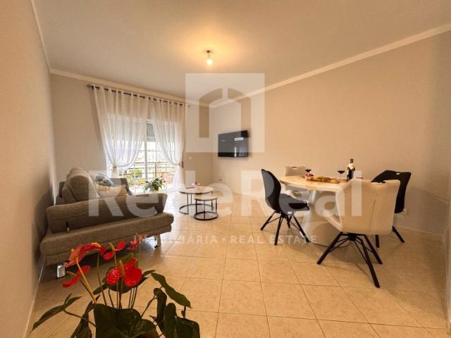 Apartamento venda em Estômbar, Faro