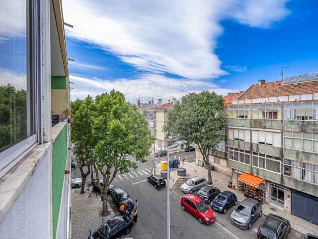 Apartamento alugar em Amadora, São Brás