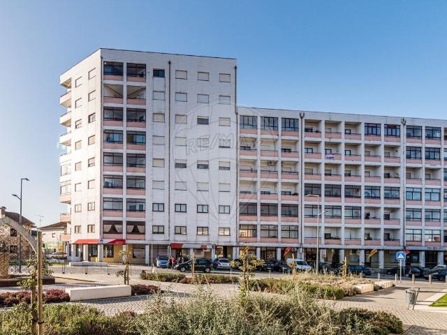 Apartamento alugar em Amares, Igreja
