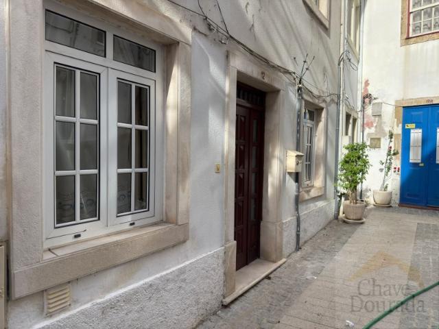 Apartamento alugar em Coimbra (Sé Nova, Santa Cruz, Almedina e São Bartolomeu), Coimbra