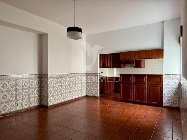 Apartamento alugar em Porto De Mós, Leiria