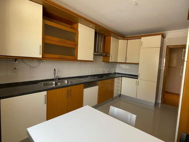 Apartamento alugar em Nova Carnaxide, Oeiras