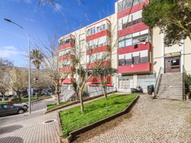 Casa venda em Damaia, Amadora