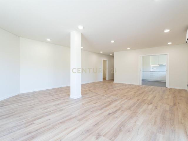 Apartamento venda em Santa Clara, Lisboa