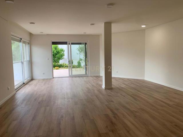 Apartamento venda em Santa Clara, Lisboa
