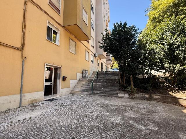 Apartamento alugar em Ramalha, Almada
