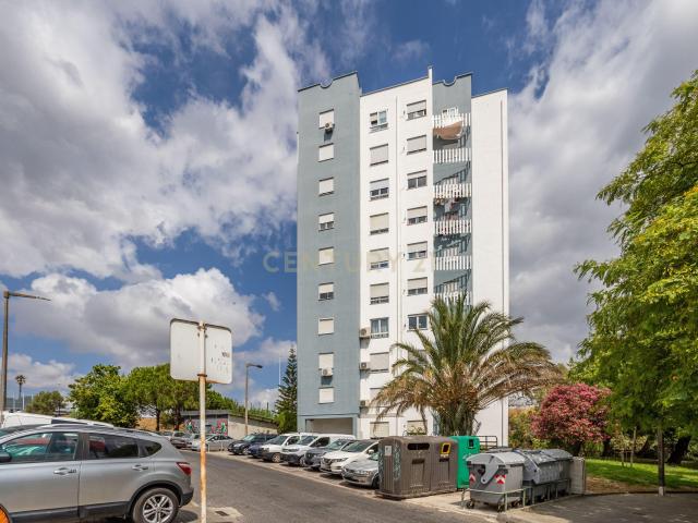 Apartamento venda em Santiago Dos Velhos, Lisboa