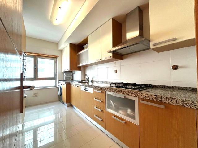 Apartamento alugar em Bairro de São Miguel, Lisboa