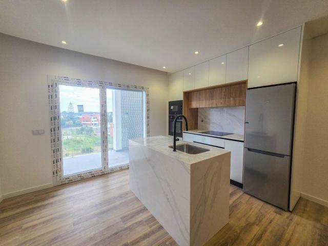 Apartamento venda em Bom Sucesso, Lomba do Poço Frio