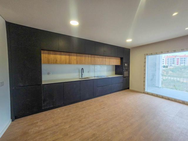 Apartamento venda em Bom Sucesso, Lomba do Poço Frio
