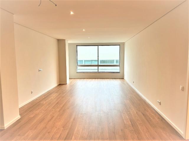 Apartamento alugar em Porto, Aldoar
