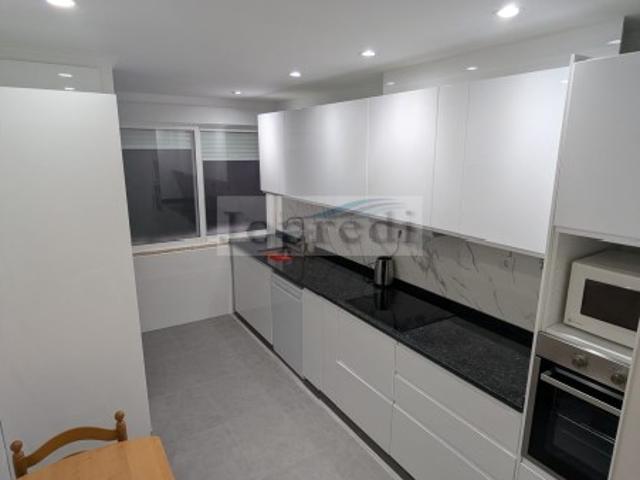 Apartamento alugar em Núcleo Urbano Histórico de Oeiras, Oeiras
