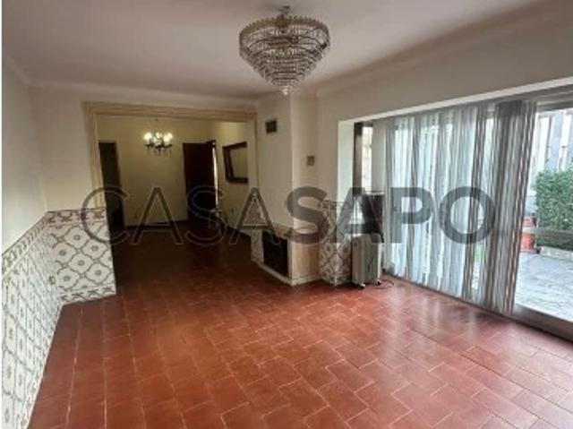 Apartamento alugar em Alembrança, Almada