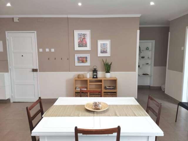 Apartamento alugar em Castelo, Almada