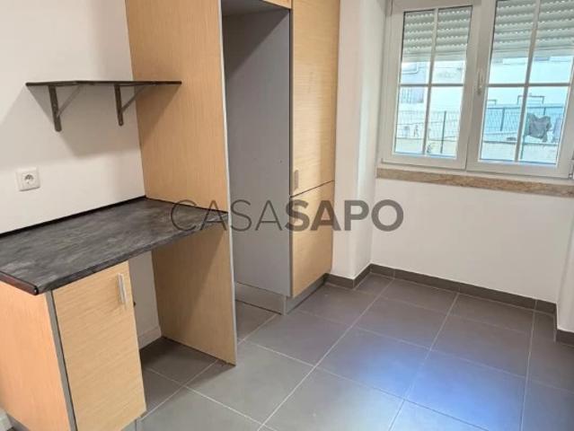 Apartamento alugar em Castelo, Almada