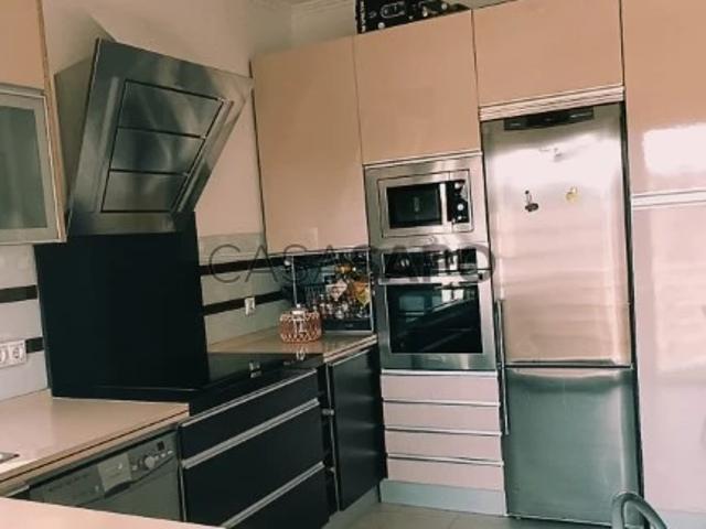 Apartamento alugar em Almada, Setúbal