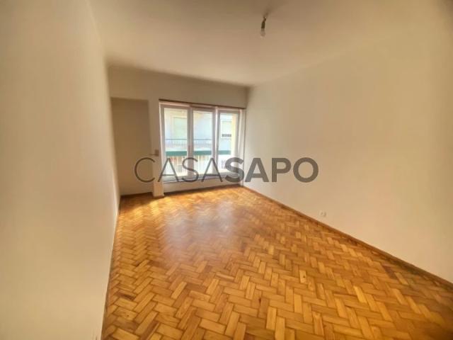 Apartamento alugar em Núcleo Urbano Histórico de Carcavelos, Cascais
