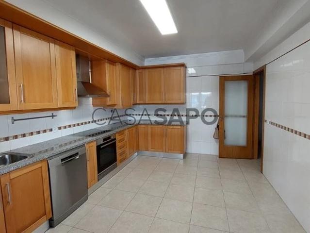 Apartamento alugar em Parceiros e Azoia, Leiria