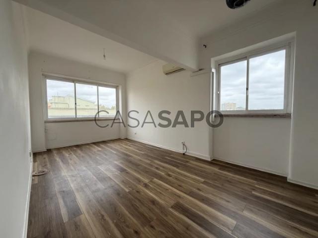 Apartamento alugar em São Domingos de Benfica, Lisboa