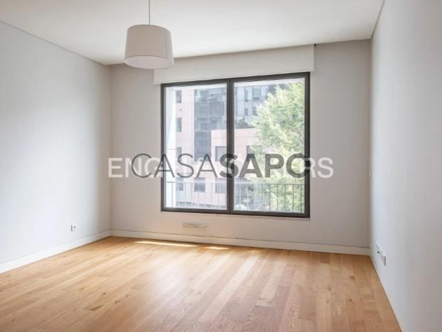Apartamento alugar em Santo António, Lisboa
