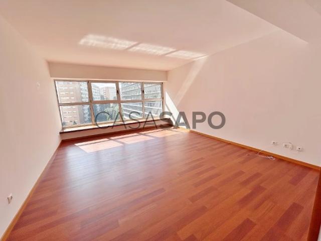Apartamento alugar em Santa Clara, Lisboa