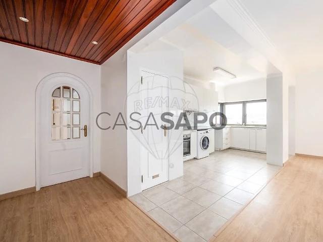 Apartamento alugar em Santiago Dos Velhos, Lisboa