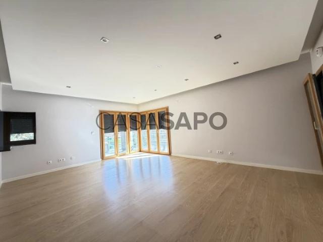 Apartamento alugar em Jardins do Cristo Rei, Santiago Dos Velhos