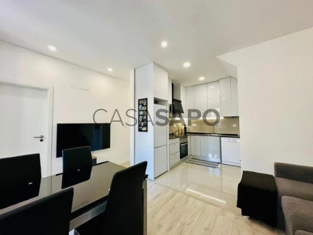 Apartamento alugar em Santo Amaro de Oeiras, Oeiras
