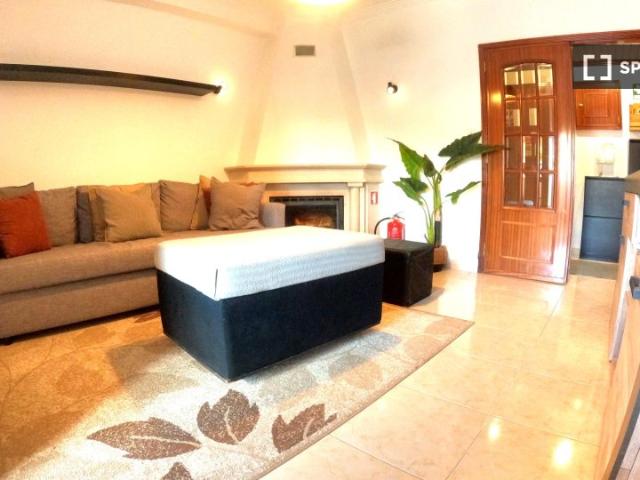 Apartamento alugar em Ribeira Acima, Oeiras