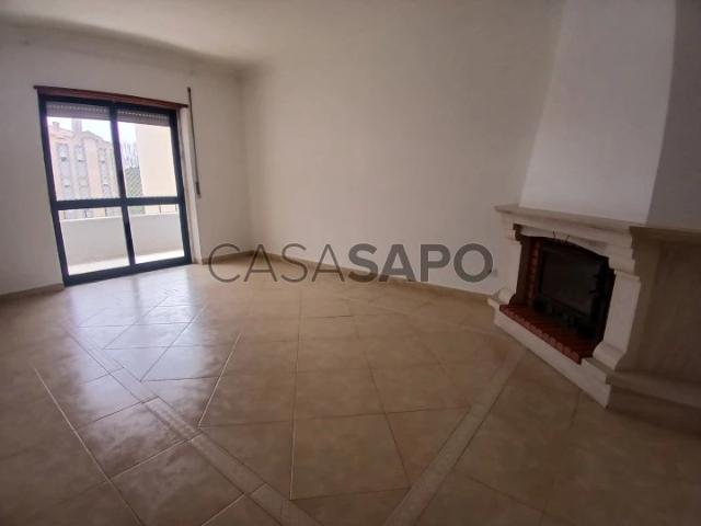 Apartamento alugar em Mem Martins, Sintra