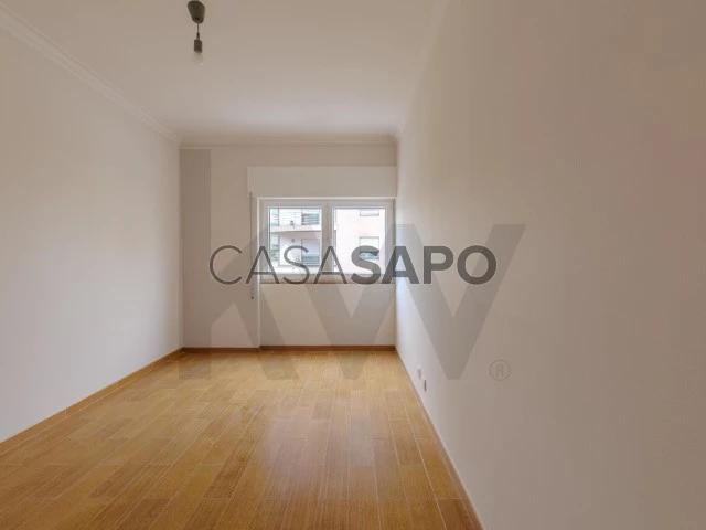 Apartamento alugar em Rio de Mouro, Lisboa