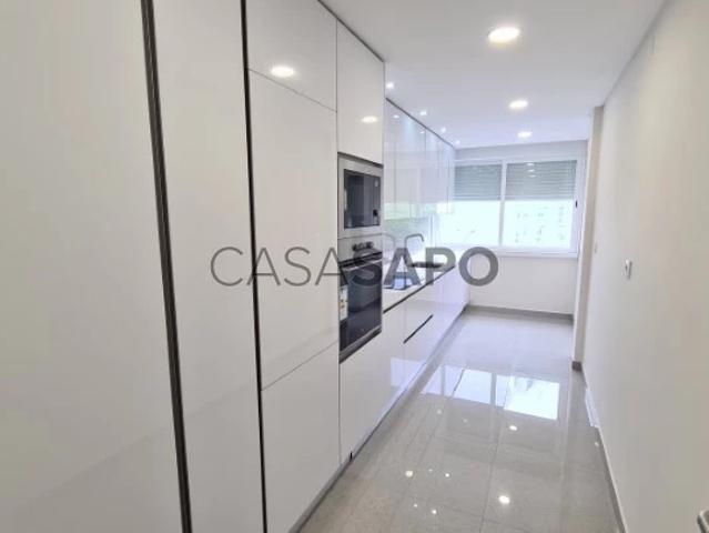 Apartamento alugar em Encosta do Sol, Amadora