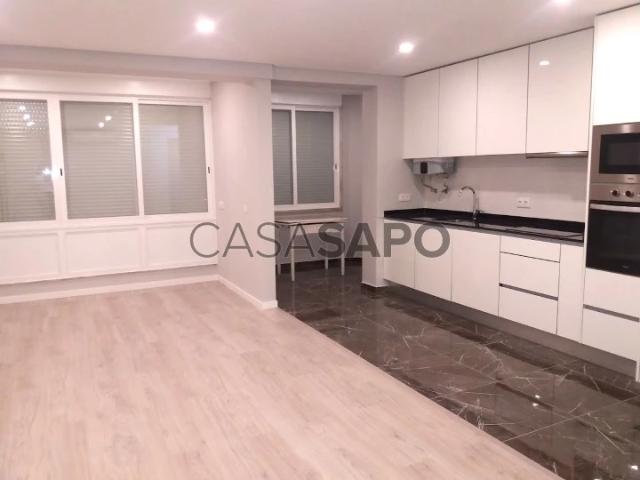 Apartamento alugar em Encosta do Sol, Amadora