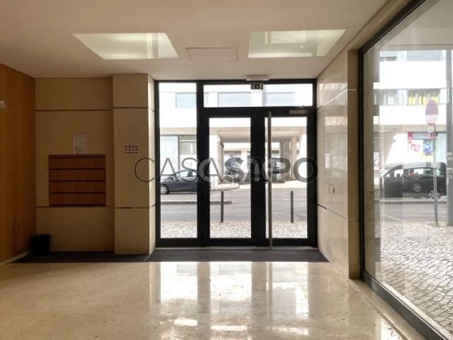 Apartamento alugar em Bairro Janeiro, Amadora