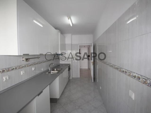 Apartamento alugar em Quinta das Amoreiras, Almada