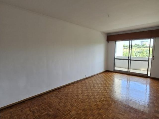 Apartamento alugar em Encosta do Sol, Amadora