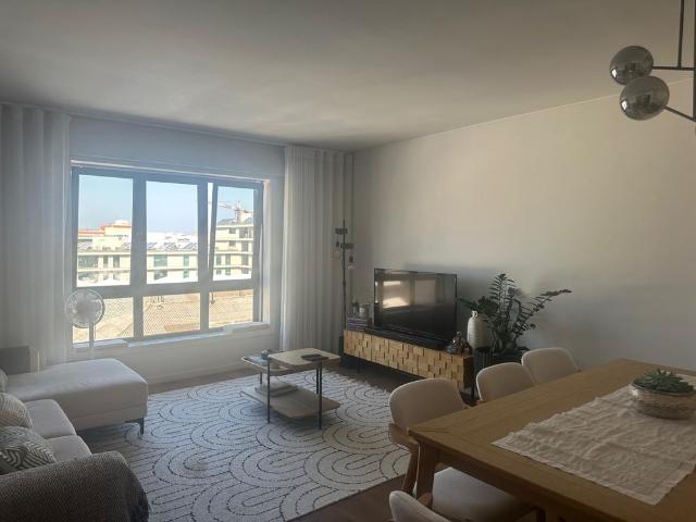 Apartamento alugar em Basílio Teles, Porto