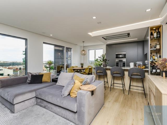 Apartamento alugar em Santiago Dos Velhos, Lisboa