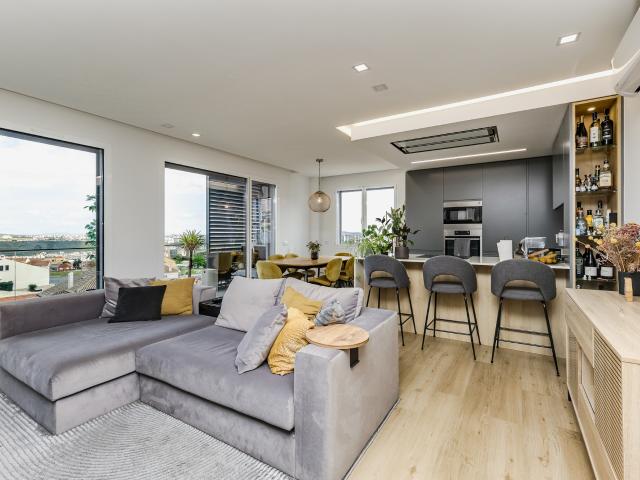 Apartamento alugar em Santiago Dos Velhos, Lisboa