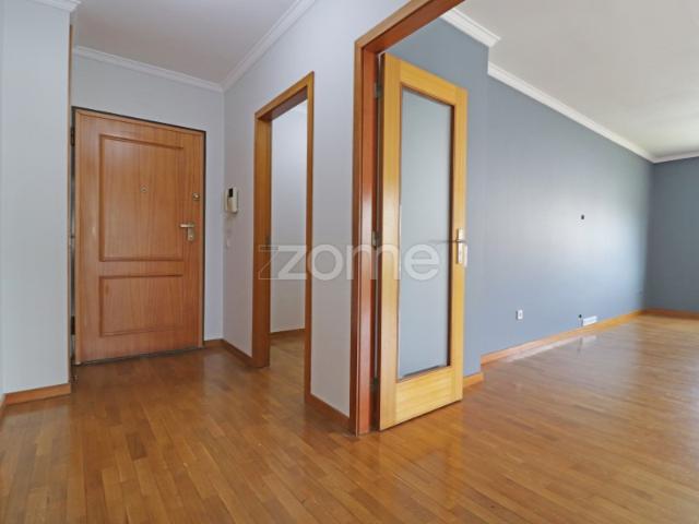 Apartamento alugar em Gondivai, Porto