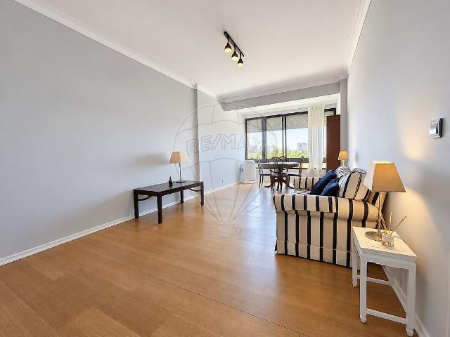 Apartamento alugar em Quinta Grande, Amadora