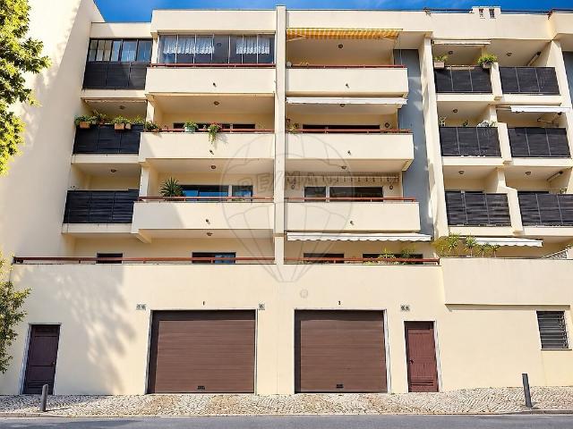 Apartamento alugar em Bairro Clemente Vicente, Oeiras