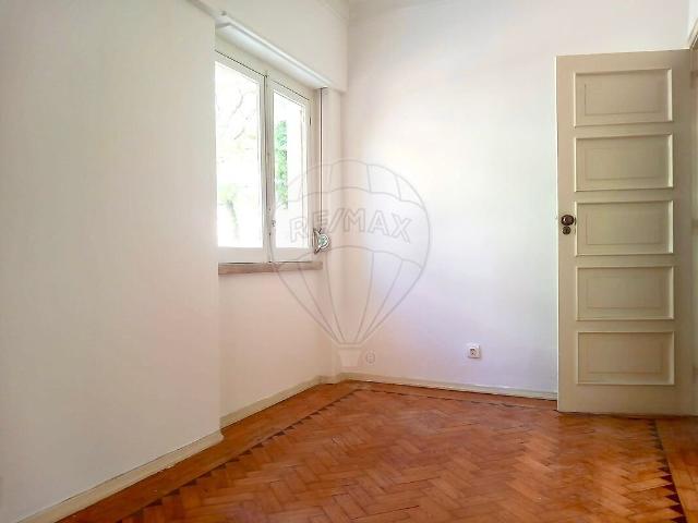Apartamento alugar em Bairro Clemente Vicente, Oeiras