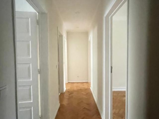 Apartamento alugar em Bairro de São Miguel, Lisboa