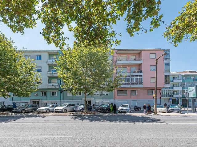 Apartamento alugar em São João de Brito, Lisboa