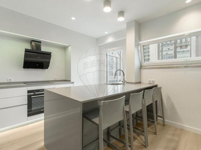 Apartamento alugar em Benfica, Lisboa