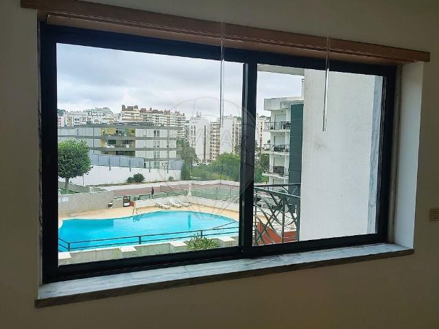 Apartamento alugar em Carnaxide e Queijas, Oeiras