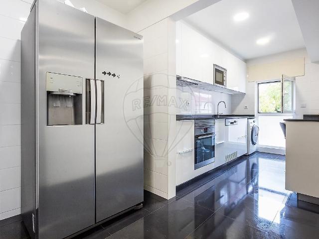 Apartamento alugar em Carnide, Lisboa