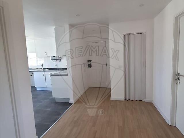 Apartamento alugar em Carregado e Cadafais, Alenquer